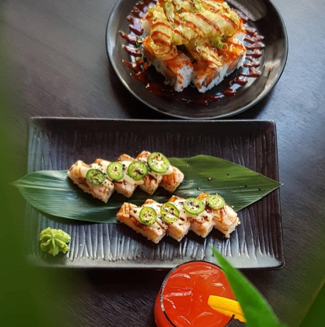 aburi sushi on plate