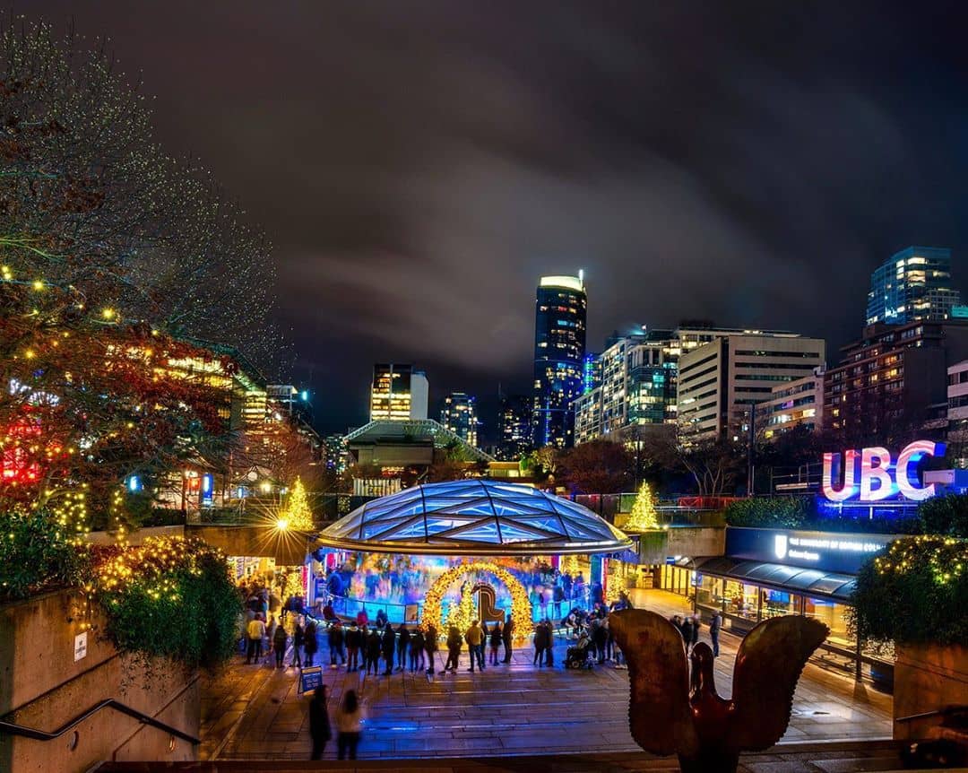 best activities in vancouver during winter - robson ice rink