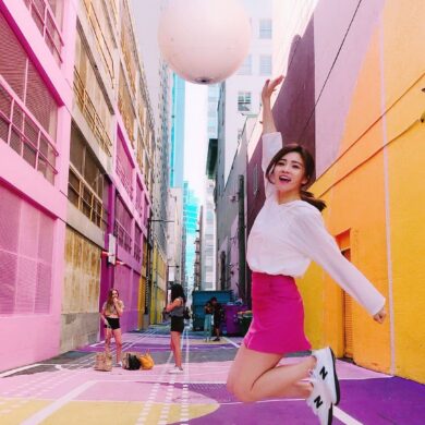 Vancouver most instagrammable spots - alley oop with girl jumping