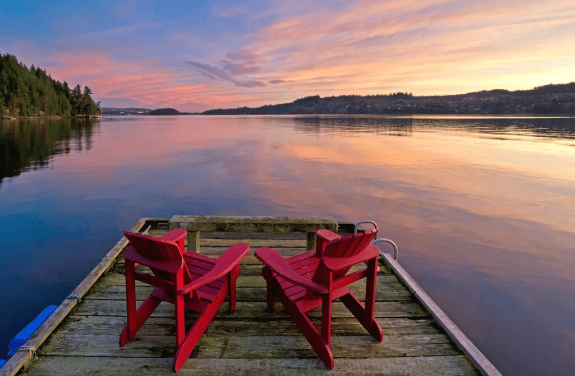 Best Airbnbs In Sunshine Coast & Sechelt - Oceanside Hot Tub + Sunsets = Bliss