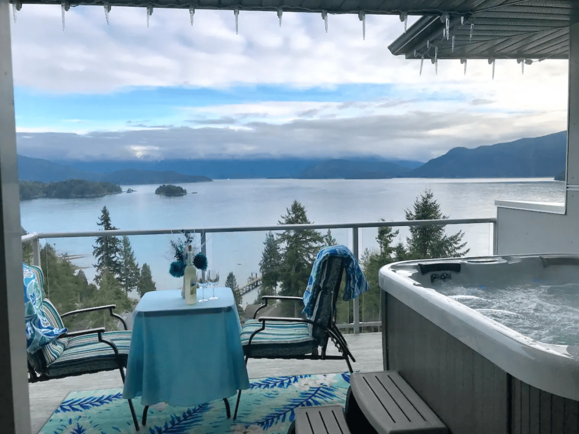 Best Airbnbs In Sunshine Coast & Sechelt - Walk from the Ferry - Ocean Views, Hot Tub, Beach