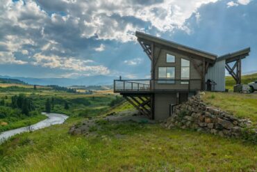 best airbnbs in Alberta - Trout Wrangler Lodge (Carbondale Room)