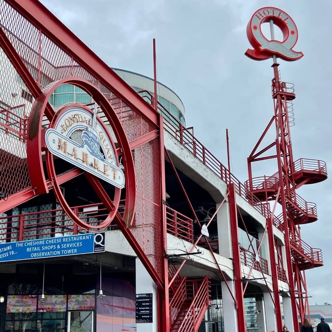 llonsdale quay travel guide - lonsdale quay market exterior signage