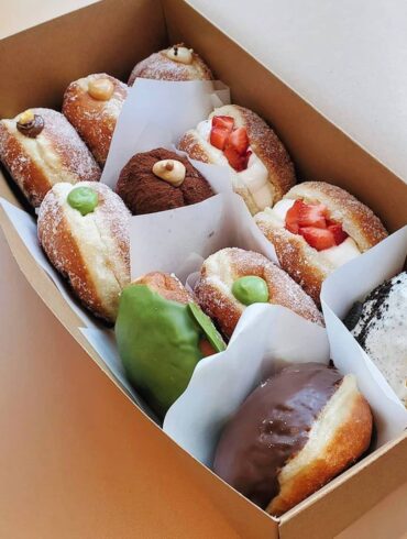 best donuts in vavncouver - mello donuts box