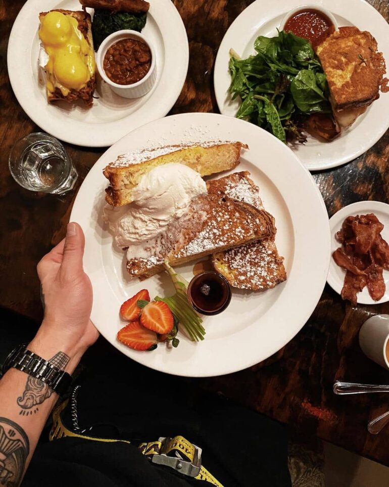 13 Best Downtown Vancouver Breakfast Spots + What To Order (2024)