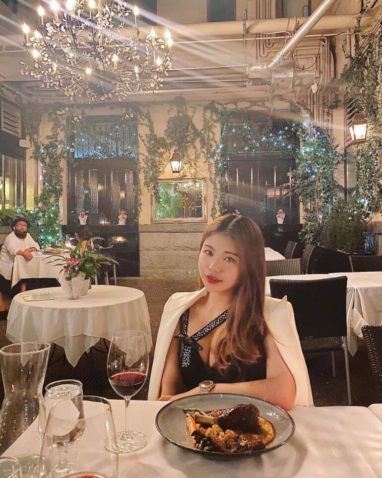 9 Best Yaletown Bars & Cocktail Lounges & What To Order (2024)