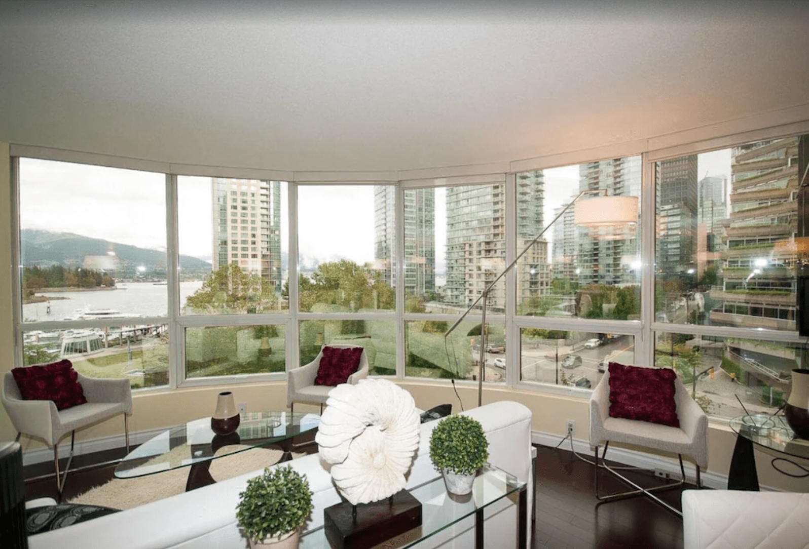 9 Budget-Friendly Luxury Accommodations in Vancouver To Stay At