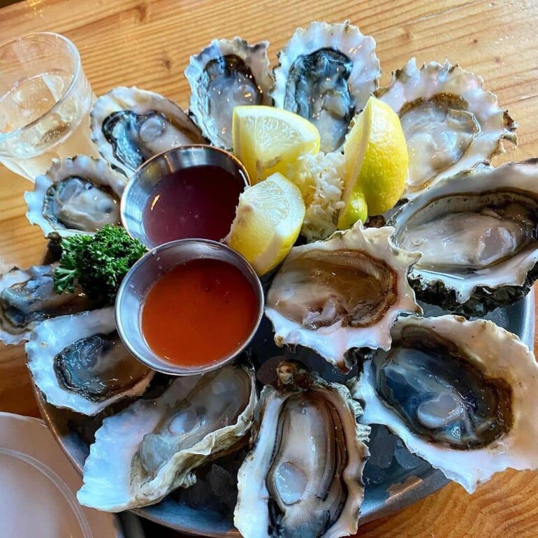 10 Best Restaurants For Oysters In Vancouver For Your Shellfish