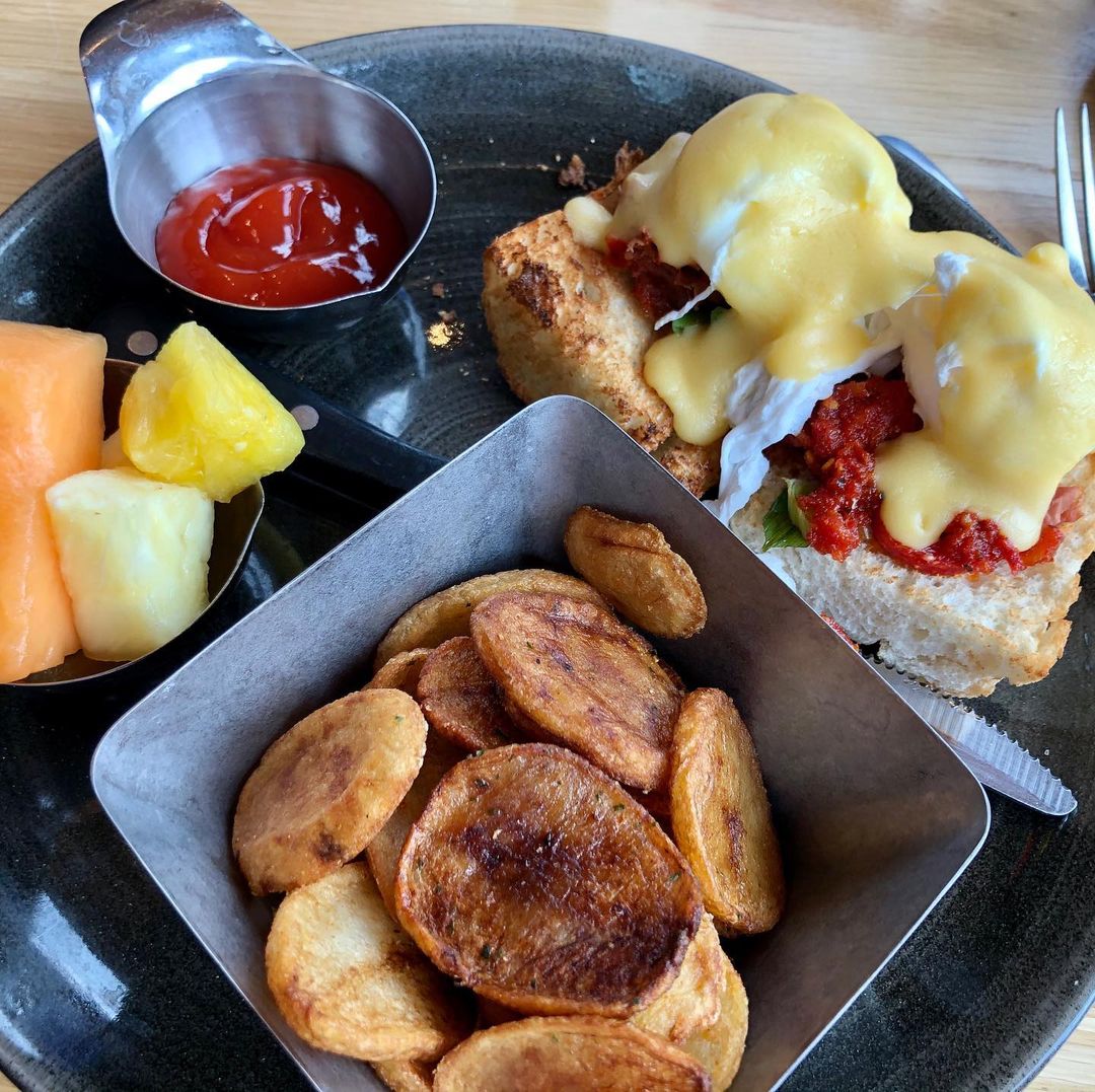 Best Breakfast Spots In Banff To Start The Day (+ What To Order)