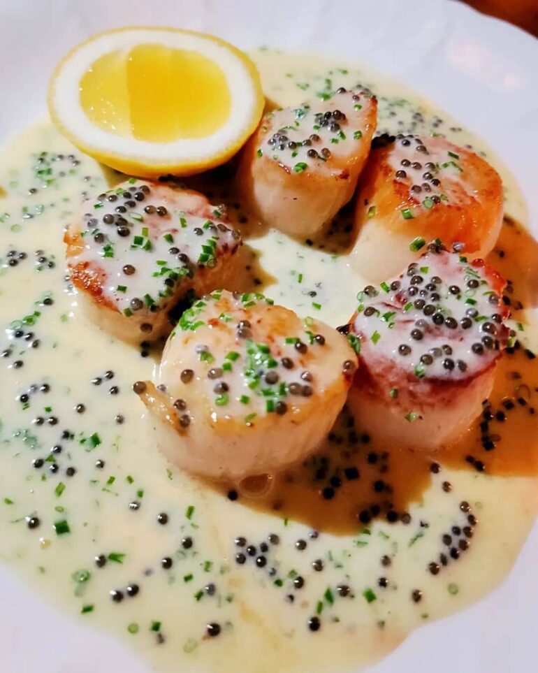 12 Best Yorkville Restaurants To Eat At (+ What To Order)