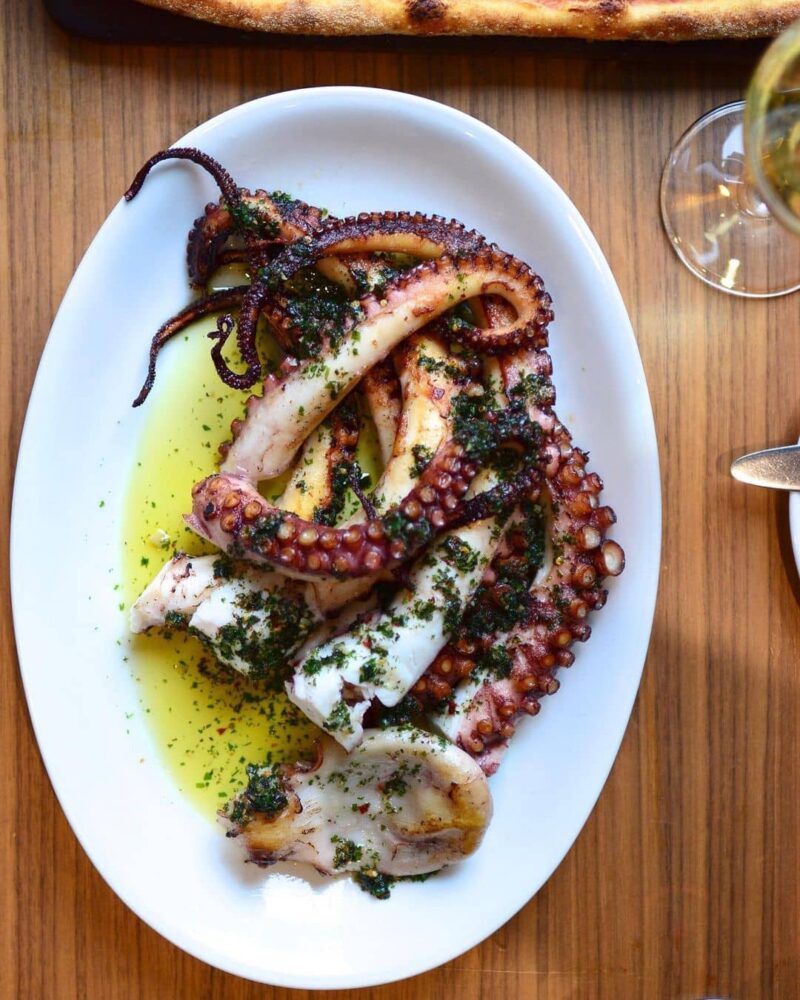 12 Best Yorkville Restaurants To Eat At (+ What To Order)