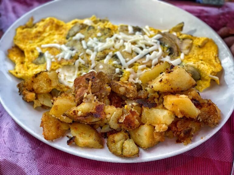 12 Best Oakville Restaurants To Dine At (+ What To Order)