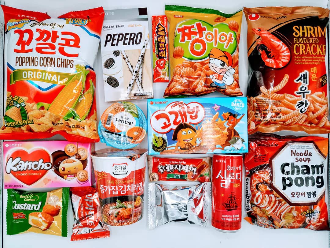 Noh Noh Korean snack box - beach edition🏖️ There are x9 different Korean  snack flavours included in this box, some which I have tri