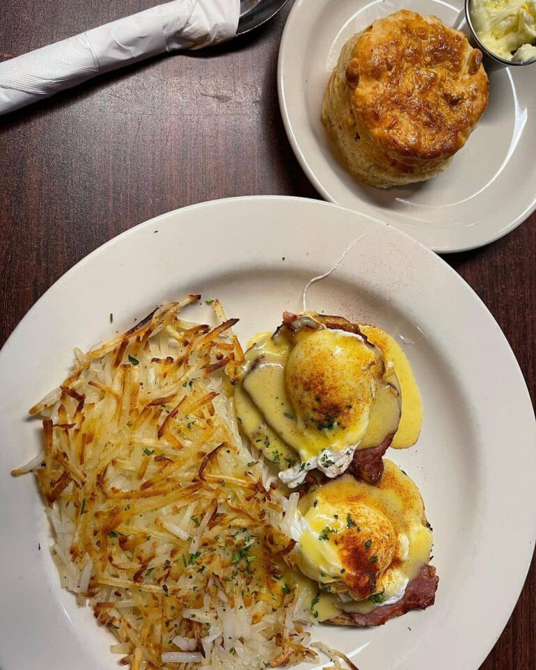 13 Best Brunch In Portland & What To Order (2024)