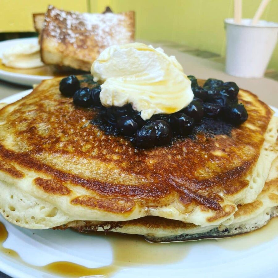 13 Best Brooklyn Brunch Spots To Eat At In 2024 (+ What To Order)