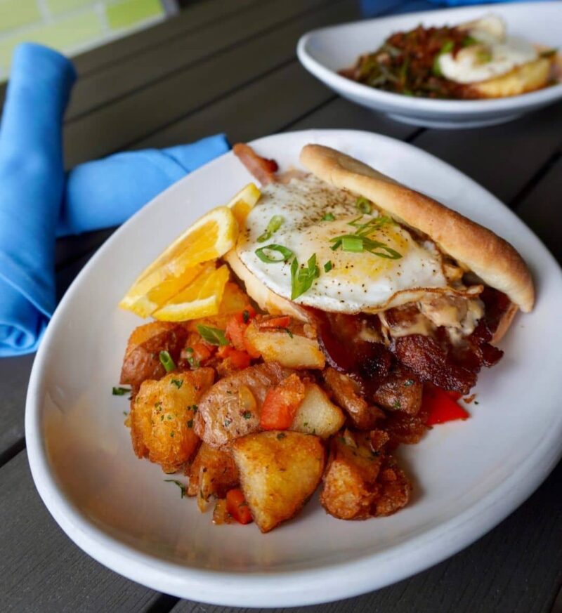 12 Best Edmonds Restaurants & What To Order (2024)