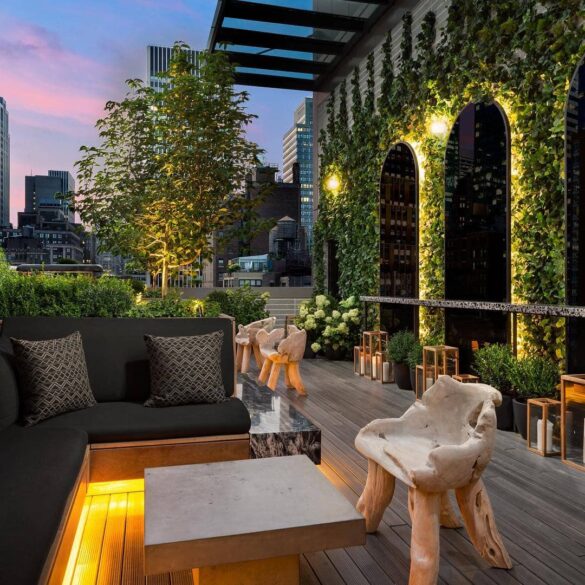 15 Best Rooftop Bars In NYC For A Drink & A Stunning View In 2024