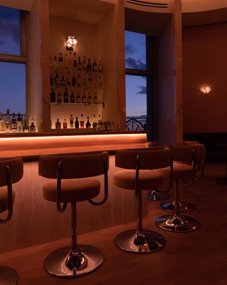 15 Best Rooftop Bars In NYC For A Drink & A Stunning View In 2024