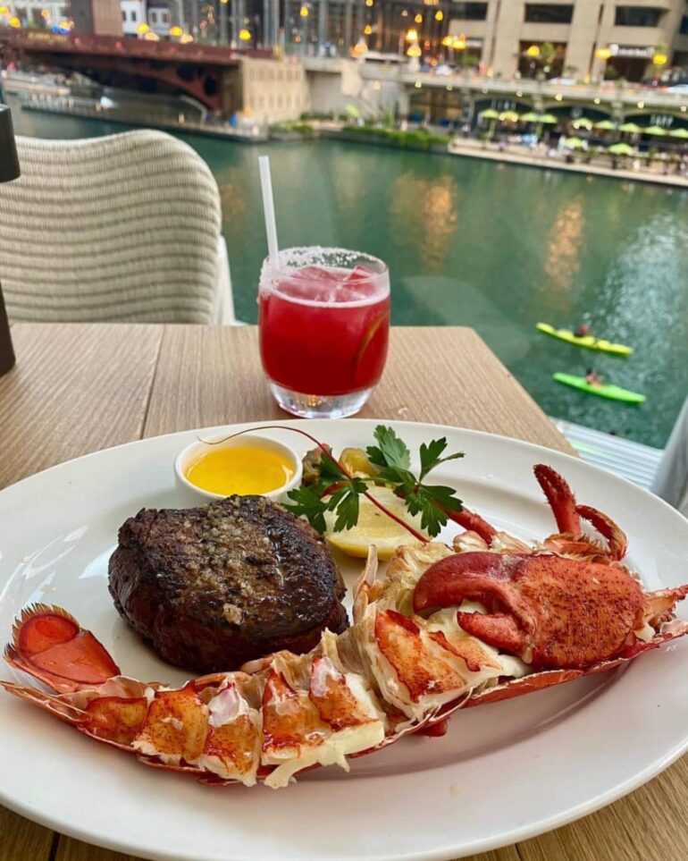 17 Best Seafood Restaurants In Chicago To Eat At In 2024 (+ What To Order)