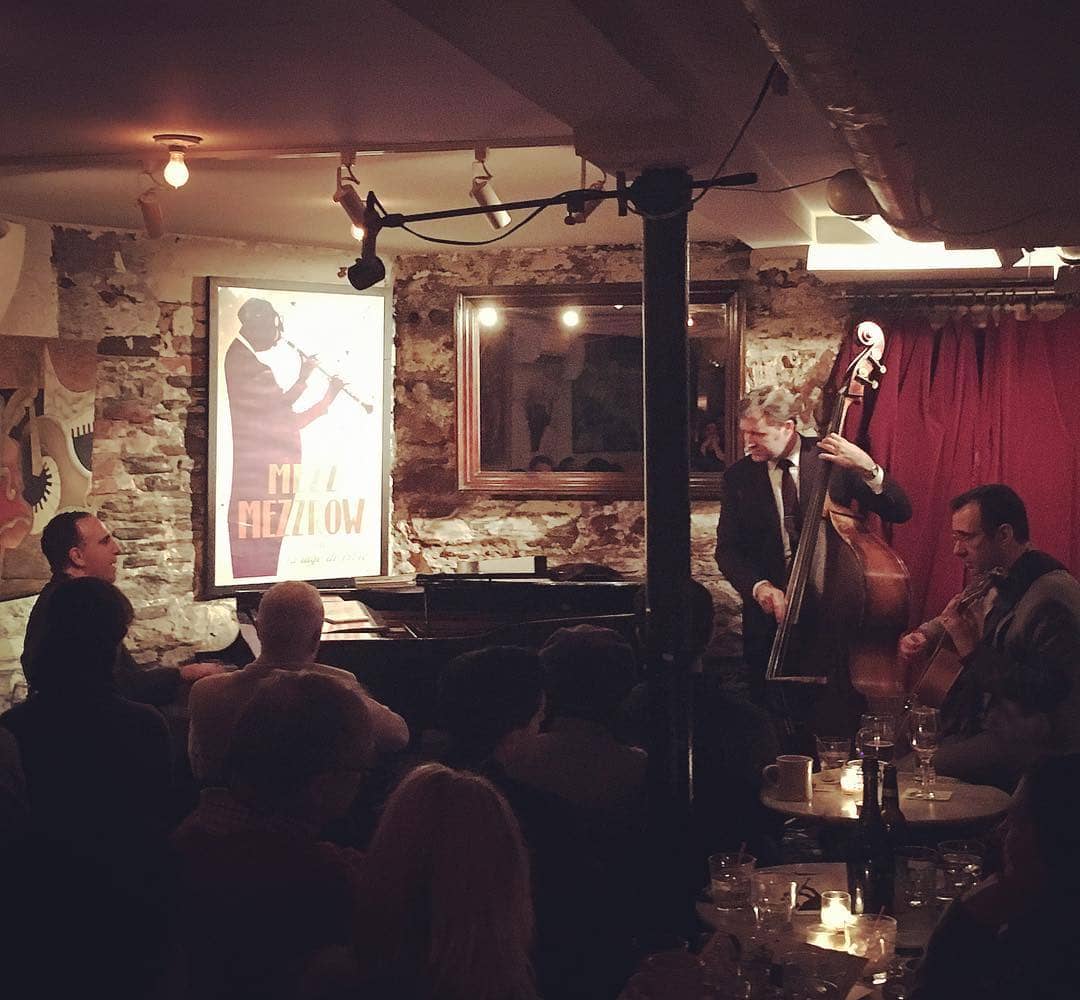 10 Best Jazz Clubs In NYC To Visit & Jam Out At In 2023