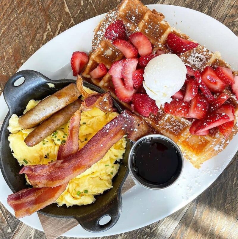 14 Best Brunch Spots In Los Angeles To Eat At In 2025 (+ What To Order)