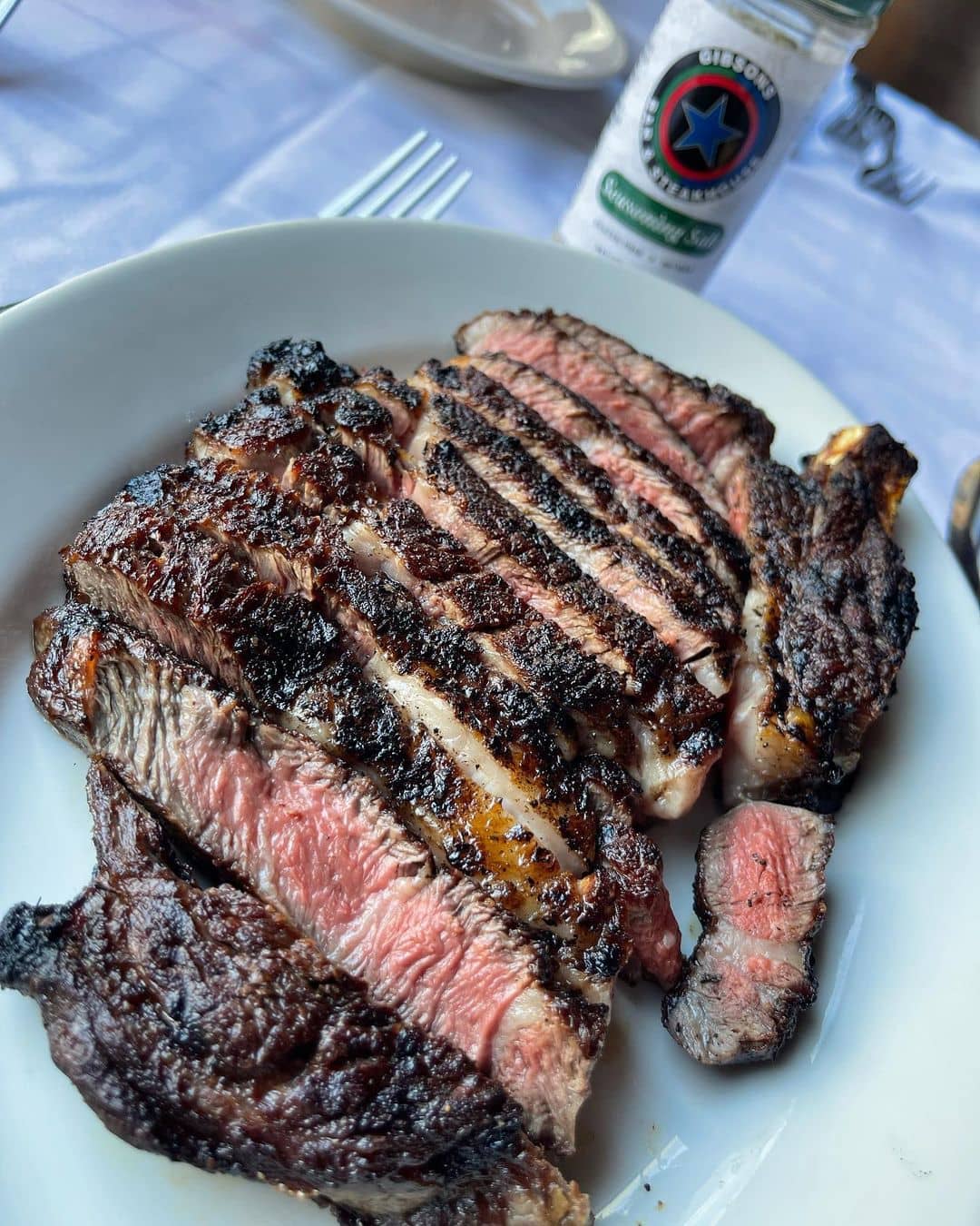 10 Best Steakhouses In Chicago To Eat At In 2024 (+ What to Order)