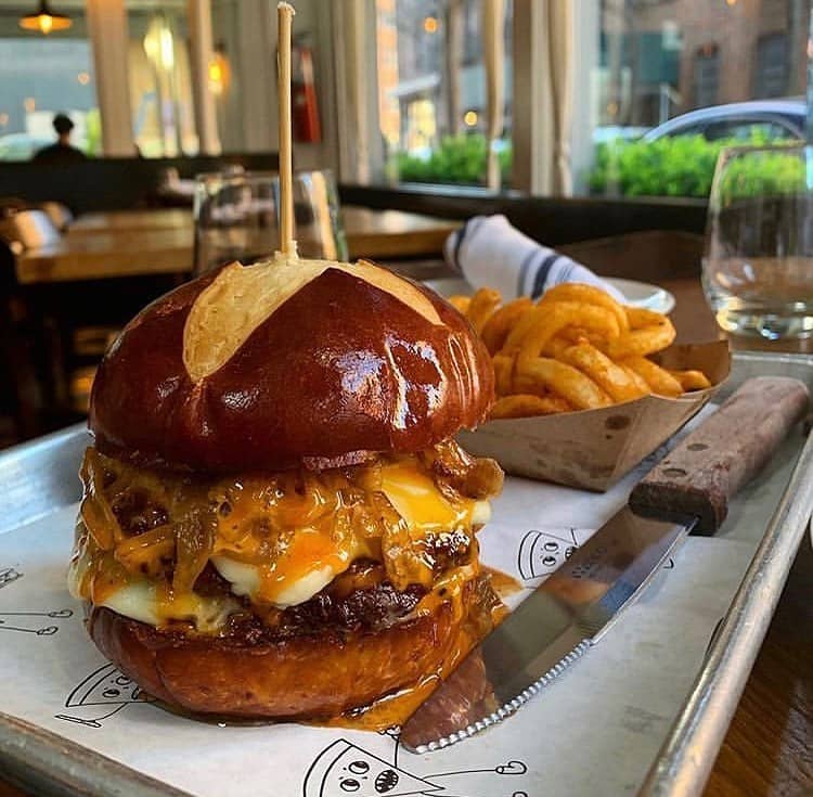12 Best Burgers In NYC To Eat In 2024 (+ What To Order)