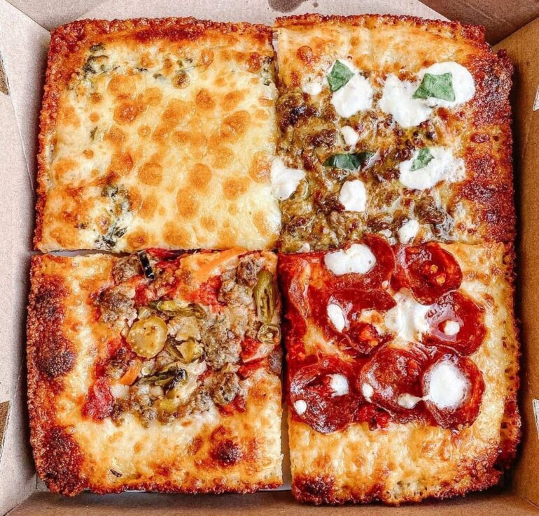 12 Best Pizza Spots In Chicago To Eat At In 2024 (+ What To Order)